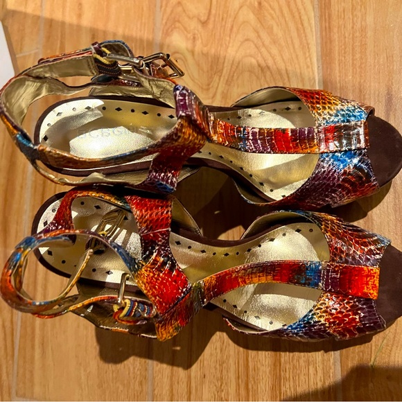 BCBG Devona size 8.5 new with box - Picture 3 of 7